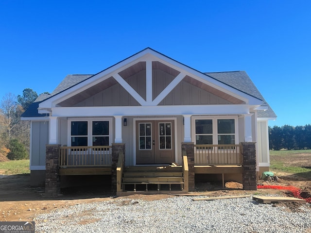 view of front of property featuring covered porch