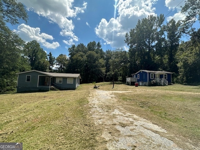 view of front of house with a front lawn