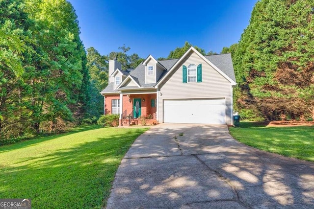 view of front of property featuring a front lawn