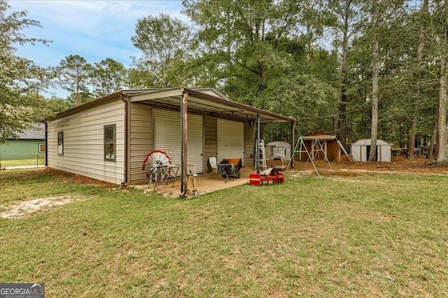 exterior space featuring a lawn