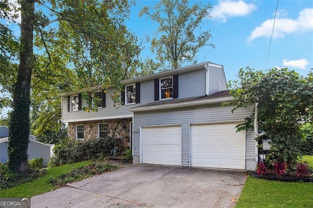 view of front of house featuring a garage