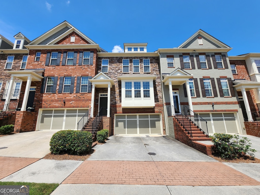 multi unit property with a garage