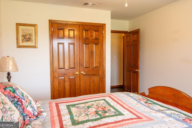 bedroom featuring a closet