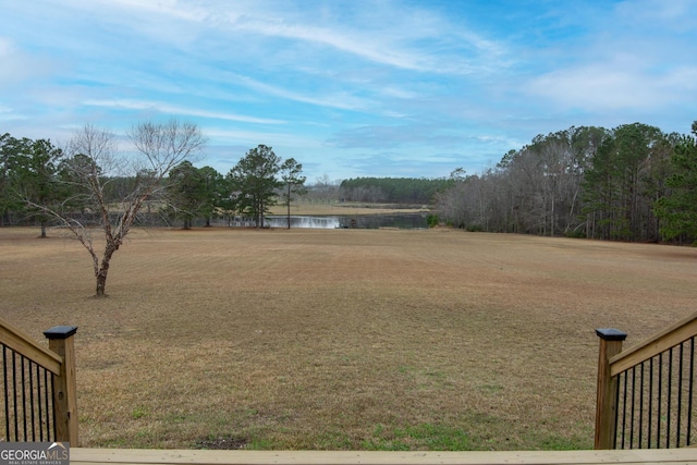 view of yard featuring a water view