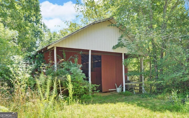 view of outbuilding