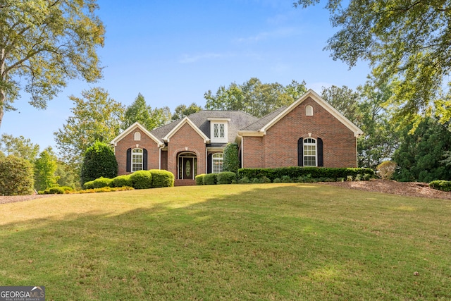 view of front of house featuring a front yard