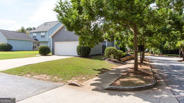 view of front of house with a front lawn