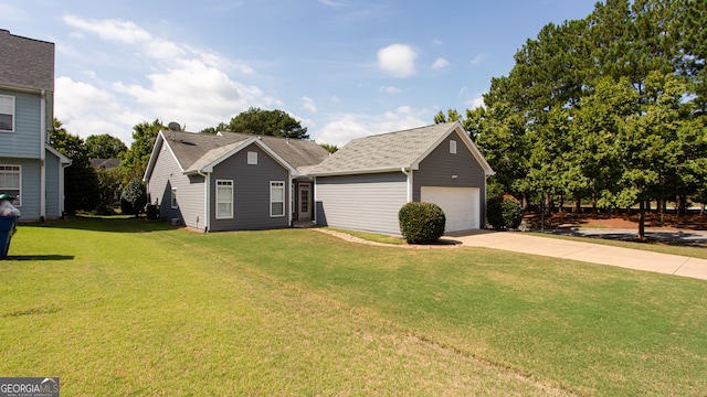 view of front of home featuring a front yard