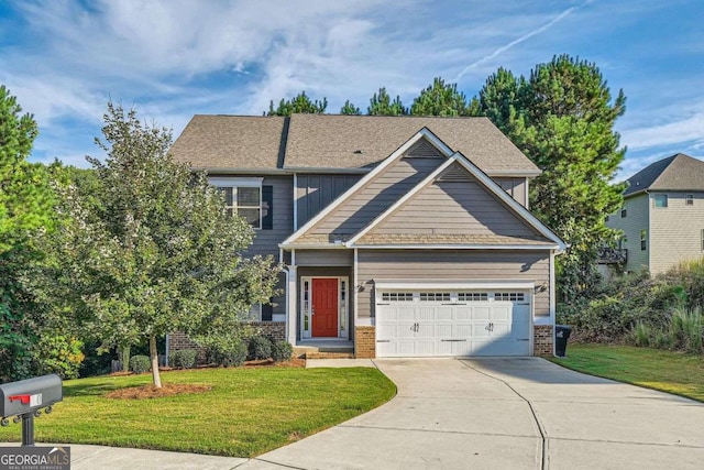 craftsman-style home featuring a front yard