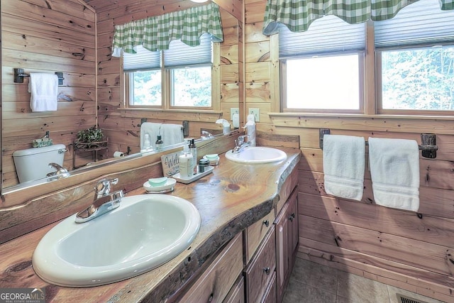 112 N Hiawatha Trl, Blue Ridge, GA 30513 - full bath with wooden walls and a sink