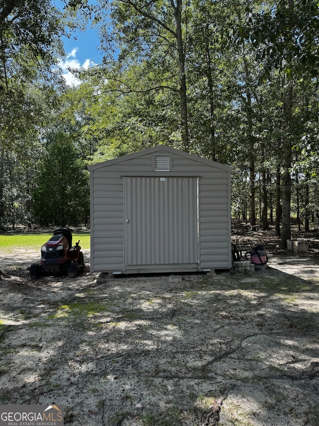 view of outbuilding