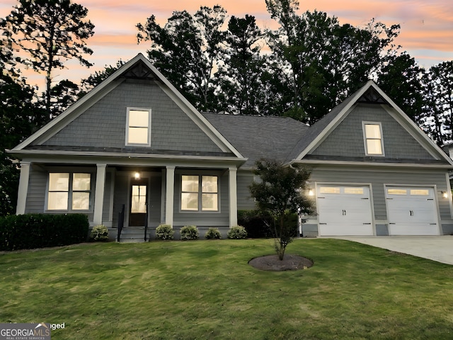 craftsman house featuring a lawn