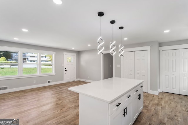 spare room featuring ornamental molding, dark wood-type flooring, and ceiling fan