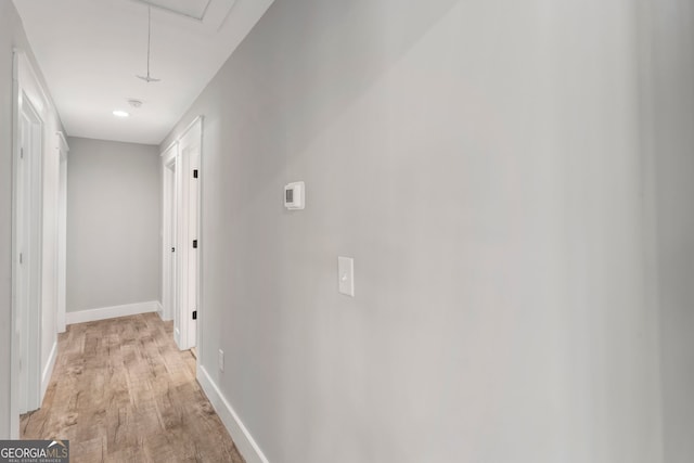 spare room featuring crown molding, dark hardwood / wood-style floors, and ceiling fan