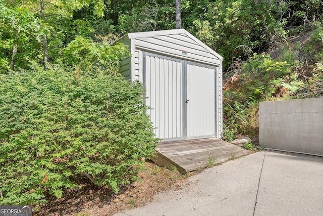 view of outbuilding