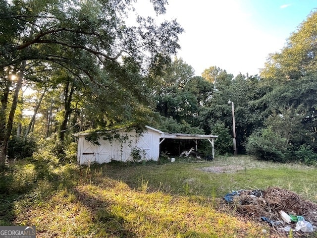 view of outdoor structure