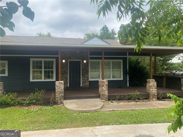 view of front facade featuring covered porch