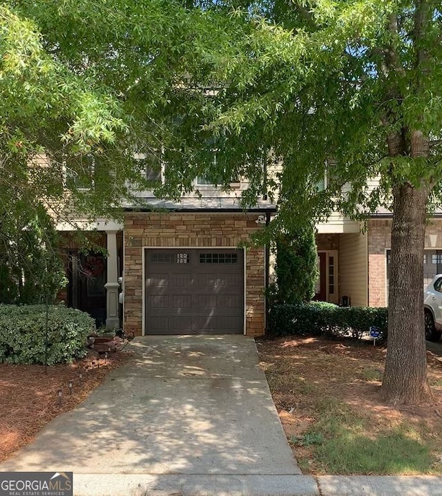 view of front facade with a garage