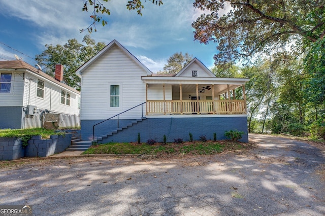 view of front of home featuring a porch