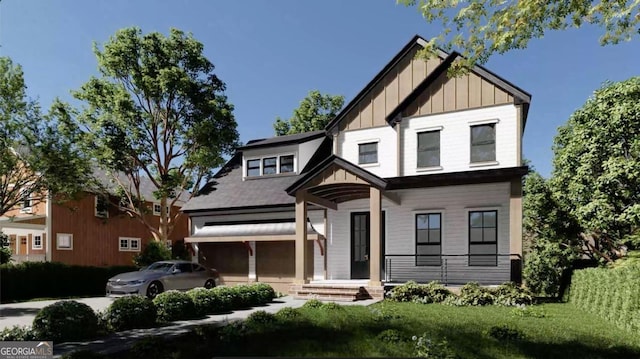 view of front of property featuring a front lawn