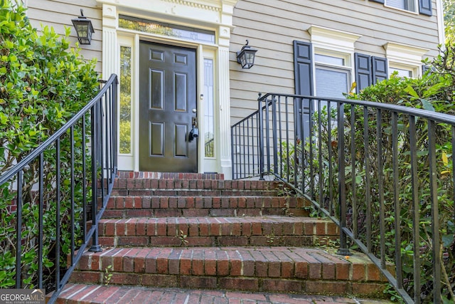 view of property entrance