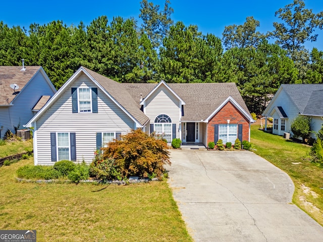 view of front of property featuring a front yard