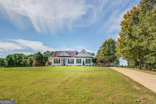 view of front of house with a front yard