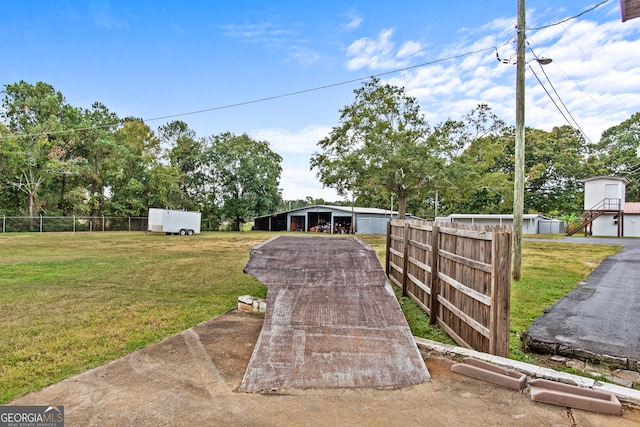 view of front of property with a front yard