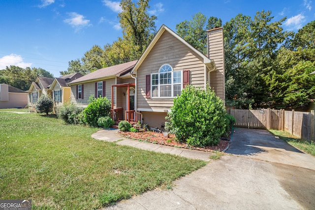 view of front of house with a front lawn