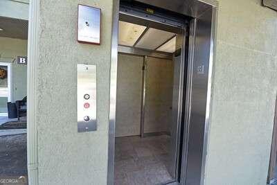 doorway to property with elevator