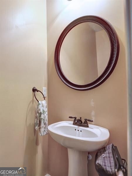 bathroom with sink