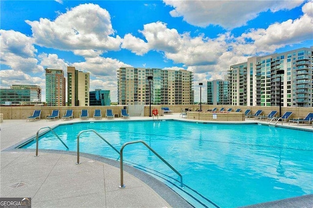 view of swimming pool