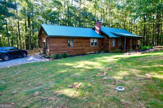 view of front of property with a front yard