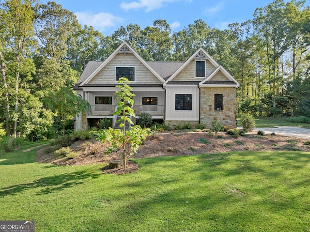 view of front of property with a front yard