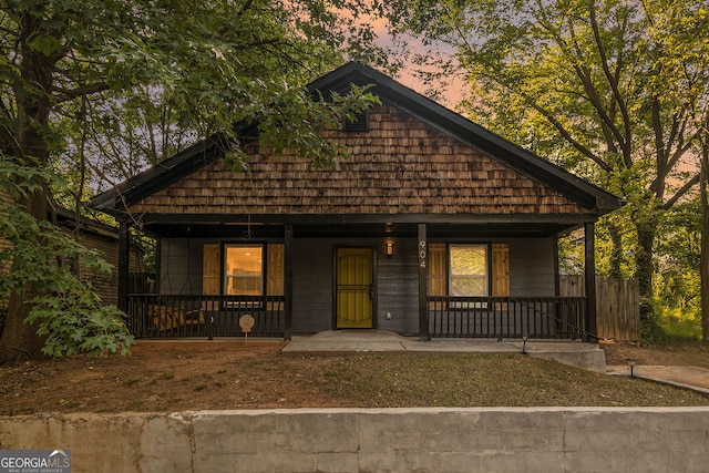 view of front of property featuring a porch