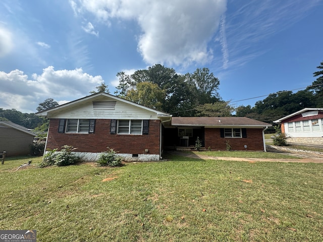 view of front of house with a front yard