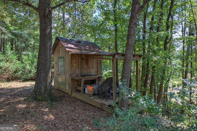 view of outbuilding featuring an outbuilding