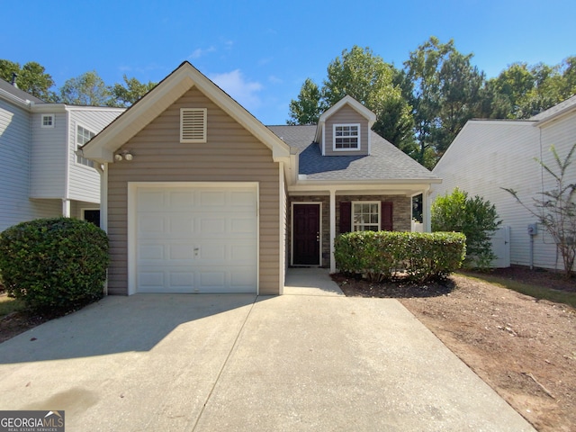 view of front facade featuring a garage