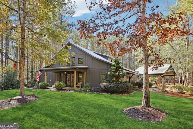 view of front of house with a front yard