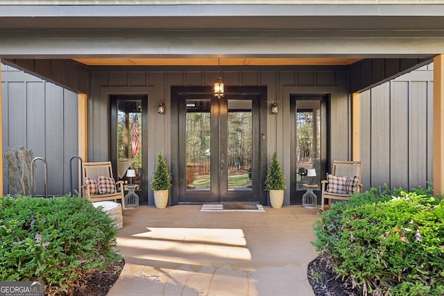 doorway to property featuring a porch