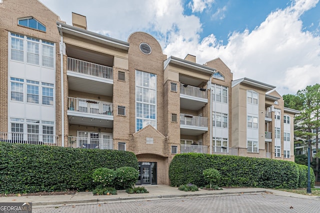 Listing photo 3 for 220 Renaissance Pkwy NE Unit 2219, Atlanta GA 30308