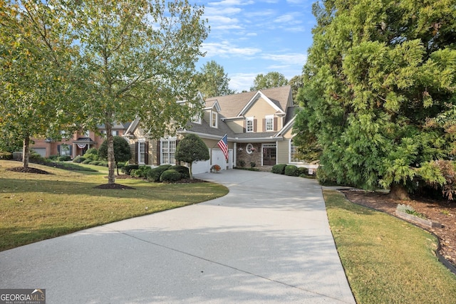 view of front of home with a front lawn