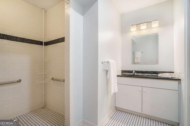 unfurnished bedroom featuring a closet, light hardwood / wood-style floors, and ceiling fan