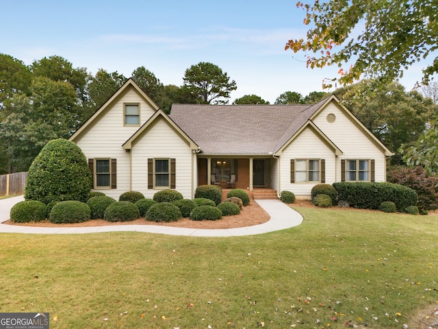 view of front of house featuring a front yard