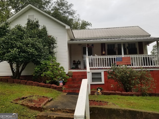 view of front of property featuring a porch