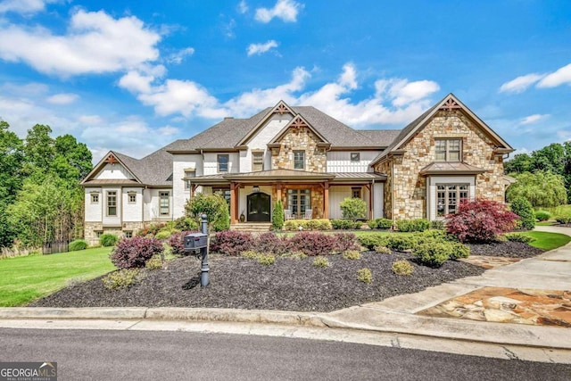 view of front of home featuring a front lawn