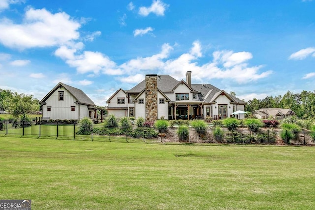 view of front of property with a front yard