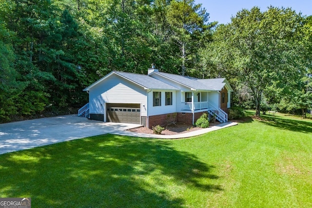 view of front of property featuring a front lawn and a porch