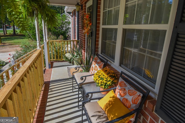 balcony with a porch