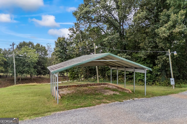 view of property's community featuring a lawn